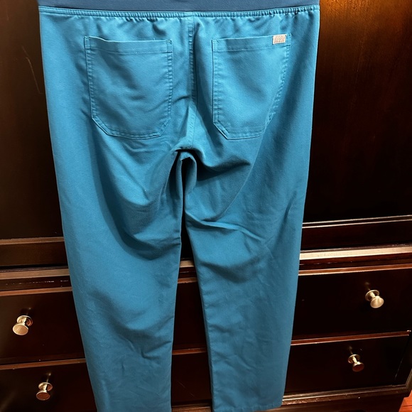 (Sold) Figs Livingston, Alps blue, small regular - Picture 3 of 3